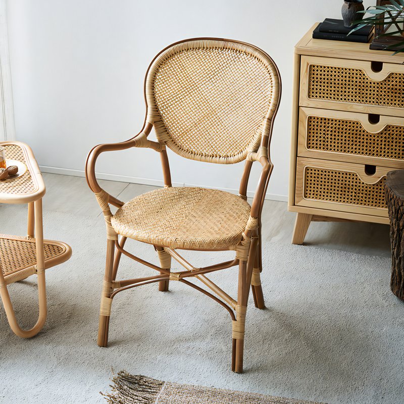 Chaise en rotin naturel avec accoudoir