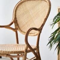 Chaise en rotin naturel avec accoudoir