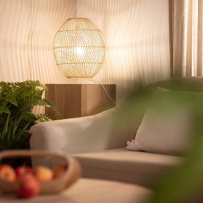 Lampe en rotin simple et minimaliste