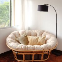 Loveuse en rotin double confortable et naturelle avec coussin beige YUMA