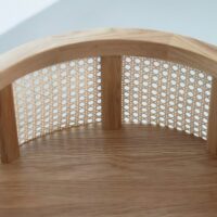 Table basse en rotin et bois brut avec compartiment de rangement discret JULIE