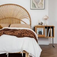 Tête de lit en rotin arc design couronne royale QUEEN