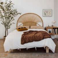 Tête de lit en rotin arc design couronne royale QUEEN