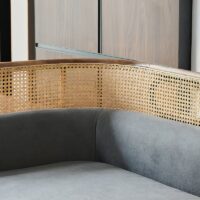 Canapé en rotin tressé et bambou avec coussin gris moderne tendance 3 places ALBERT