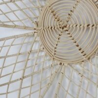 Décoration murale en rotin fleur tressé ajourée MELINDA