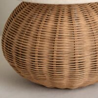 Lampe en rotin et osier boule avec abat jour en tissu beige WACI