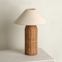 Lampe en rotin et osier long avec abat jour en tissu beige WACI
