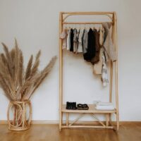 Porte manteau en rotin et bambou portant pour entrée ou chambre INSTA