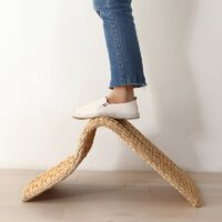 Pouf en rotin tressé et fibre naturelle pour le sol avec dossier fin confortable VASICILI