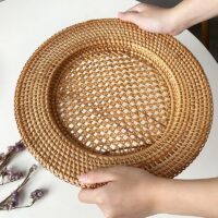 Set de table en rotin rond pour assiette simple et élégant JACPE