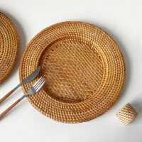 Set de table en rotin rond pour assiette simple et élégant JACPE