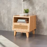 Table de chevet en rotin et bois clair avec tiroirs LASMQ