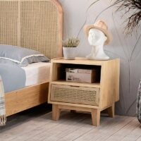 Table de chevet en rotin et bois clair avec tiroirs LASMQ