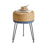Tabouret en rotin foncé et bleu naturel et bohème avec structure en fer noire ALIA