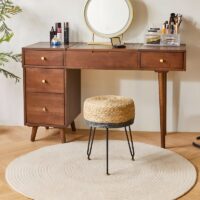 Tabouret en rotin foncé et noir naturel et bohème avec structure en fer noire ALIA