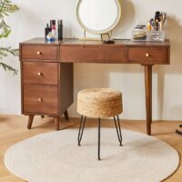 Tabouret en rotin foncé naturel et bohème avec structure en fer noire ALIA