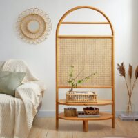 Décoration en rotin et bois orangé paravent avec étagère BOHMIOA